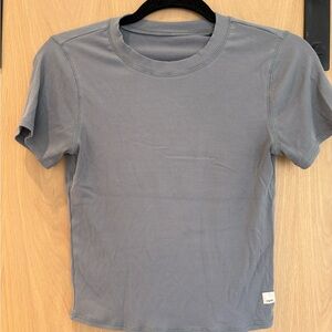 Vuori Pose Fitted Tee